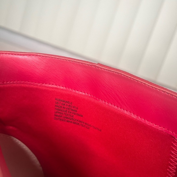 Red suede material Just Fab booties! NEW! NWOT! Size 7.5 women’s chunky heel. - Picture 7 of 8